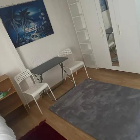Studio Apartment *